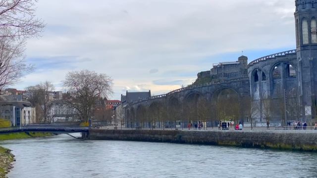 「奇跡の街ルルド 」南フランス  |  美しい聖堂と街を歩く癒しの旅 | 治癒の水・ルルドの泉/ フランス旅行 | ブロカント・アンティークショップ / 巡礼地 /中世の街 / Lourdes