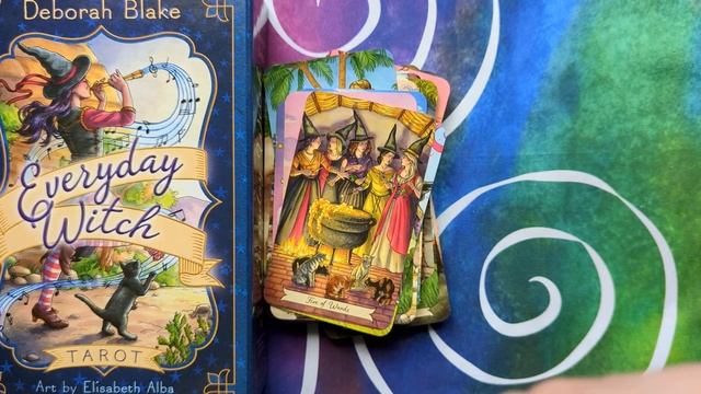 Everyday Witch Tarot - Silent Flip-through смотреть онлайн