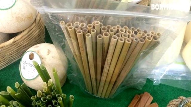 КАК ТАКОЕ ВОЗМОЖНО? МУЖЧИНА СДЕЛАЛ ТРУБОЧКИ ДЛЯ ПИТЬЯ ИЗ ТРАВЫ И РАЗБОГАТЕЛ НА ЭТОМ! смотреть онлайн