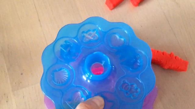 Червячки из пластилина Play-Doh, игры с пластилином для детей, для малышей смотреть онлайн