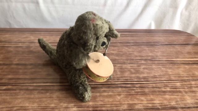 Заводная механическая игрушка -Собака с барабаном.СССР.Редкость. смотреть онлайн