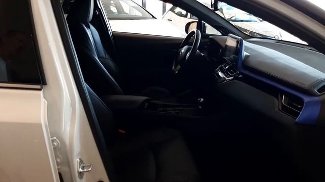 Toyota C-HR 1.8 Hybrid Bi-Tone Plus Limited - Louwman.nl смотреть онлайн