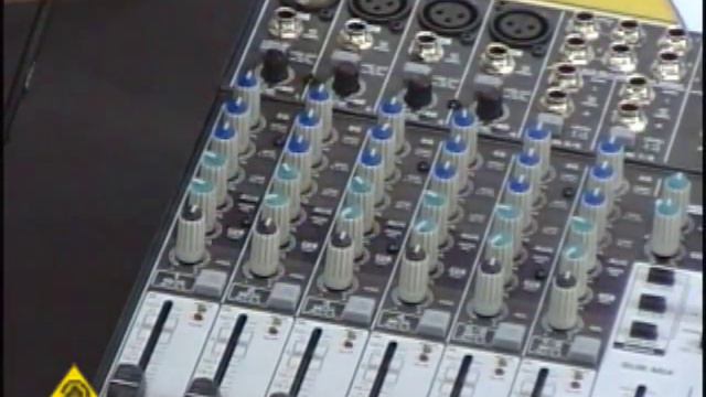 Behringer Xenyx 1204 mixer смотреть онлайн