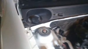 Снимаем стеклоомыватель с Рено Сандеро 2 (Логан 2).mp4