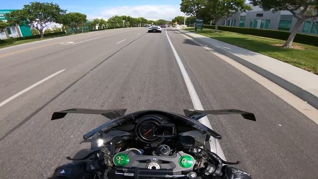 Riding My Ninja H2R with Supercars! смотреть онлайн