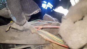 VOLVO FH 13  отказ уровня пола + горит АКБ лампа на щитке приборов