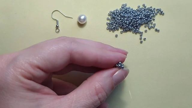 Серьги капли из бисера - моностырское плетение. Drop earrings made of beads - monostyr weaving. смотреть онлайн