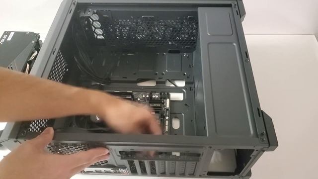 Budget Gaming Build in the Cougar MX330-G Air! Ryzen 5 2600 + 1660 Super смотреть онлайн