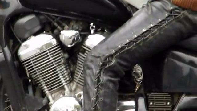 Leather biker / Кожаный байкер смотреть онлайн