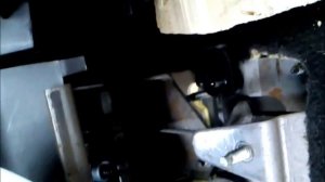 Замена тросов ручника Peugeot 407