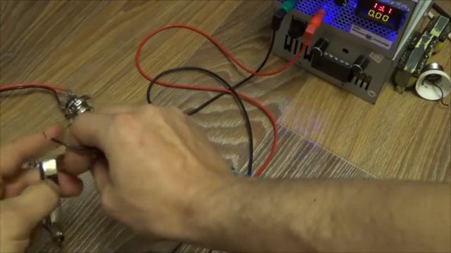 ✔️Простая и эффективная защита блока питания! DIY от короткого замыкания и переп смотреть онлайн