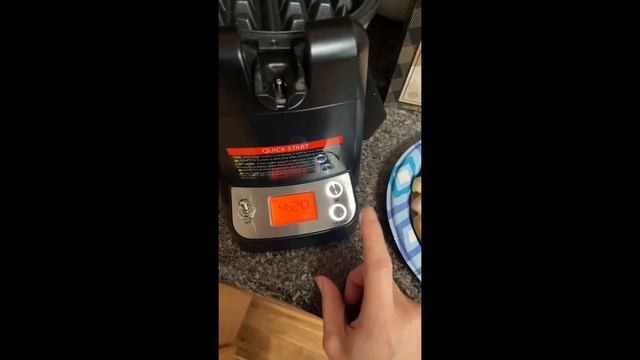 Elechomes HRW6001 Flip Belgian Waffle Maker Review & How To Use | Best Seller Waffle Maker смотреть онлайн