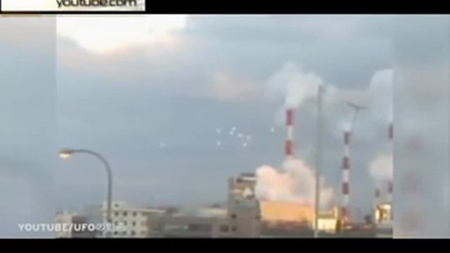В небе над Японией заметили странные белые ШАРЫ смотреть онлайн