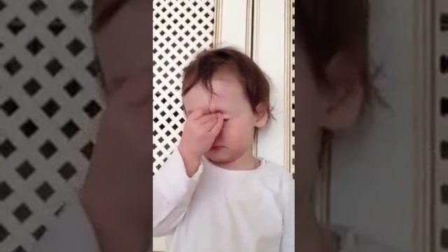Мама ругает ребенка. смотреть онлайн