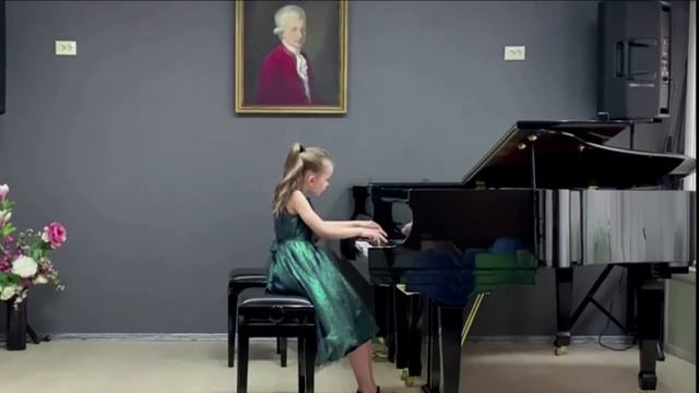 Лиза Лебедева 7 лет Чайковский "Полька" смотреть онлайн