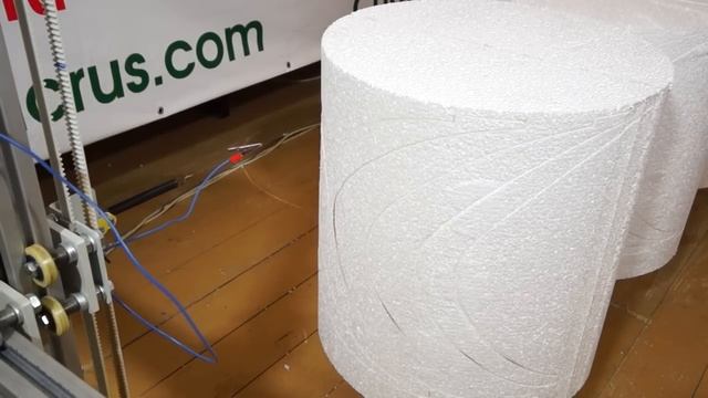 Изготовление шаров из пенопласта. Станок для резки и армирования пенопласта. смотреть онлайн