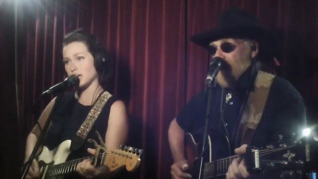 “Mellow Ride!” #Love #LiveMusic #NewMusic #CountryMusic #Concert #Podcast “3 Chords & The Truth!” смотреть онлайн
