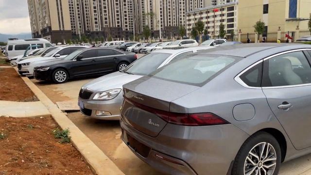 Wuling Hongguang Mini EV xe 4 bánh giá rẻ như 2 bánh смотреть онлайн