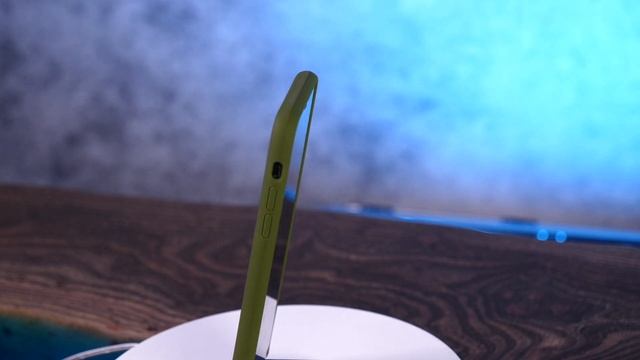 Цветные силиконовые чехлы iPhone 11 : 11 Pro : 11 Pro Max смотреть онлайн