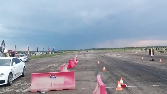 ВАЗ 2109 (?) vs ВАЗ 2106 (Ульяновск) смотреть онлайн
