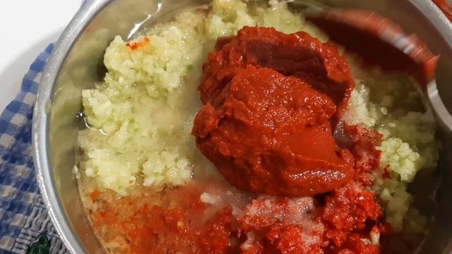 АДЖИКА из Кабачков на зиму хоть 100 банок закатай всёравно мало .Очень вкусная. смотреть онлайн