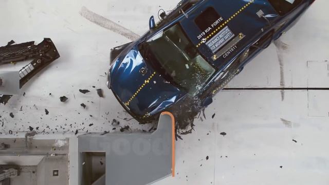 2019 Kia Forte small overlap IIHS crash test Good Car? Safety test смотреть онлайн