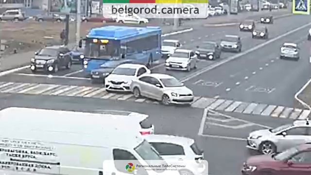 Мелкое ДТП на улице Костюкова в Белгороде. смотреть онлайн