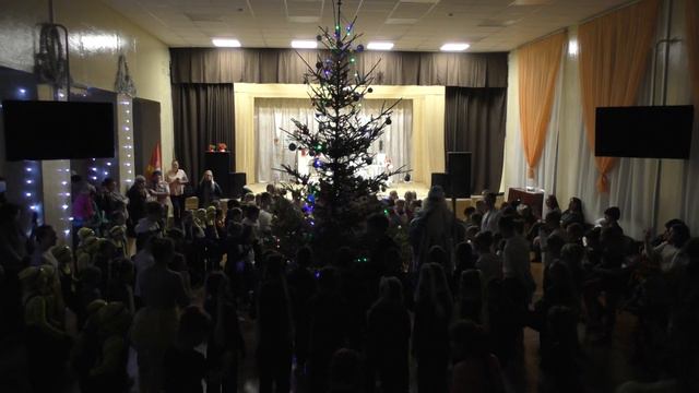 В лесу родилась елочка..... смотреть онлайн