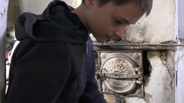 Залепил печку глиной - MAX ASKET