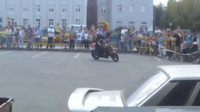 Stuntriding , трюки на мотоциклах смотреть онлайн