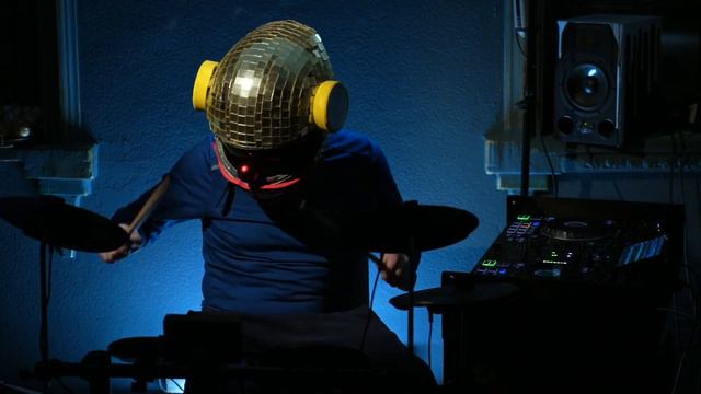 DJ пионер смотреть онлайн