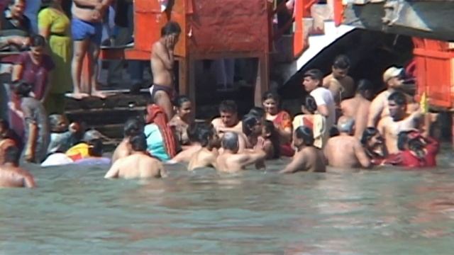 Kumbh mela Haridwar in 2010. World's biggest festival. Spiritual gathering in the sacred places. смотреть онлайн