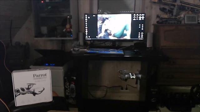 Quick Indoor Flight Test - Parrot MAMBO Fly смотреть онлайн