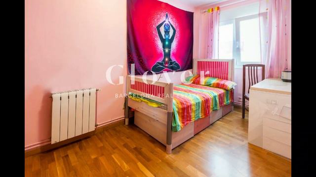 Piso alto y luminoso en Gran Via de les Corts Catalanes смотреть онлайн