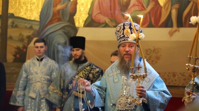 Сретение Господне. Освящение свечей и праздничная Литургия в Лавре. смотреть онлайн