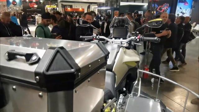 The Elusive VOGE 900DS Adventure Bike: Is it Worth the Hassle to Buy? смотреть онлайн
