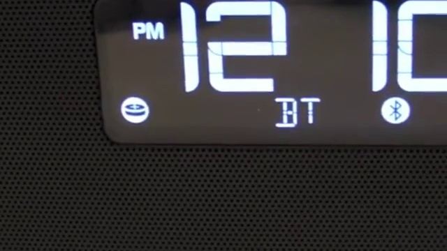 iHome Kineta Bluetooth Clock Radio with K-Cell смотреть онлайн