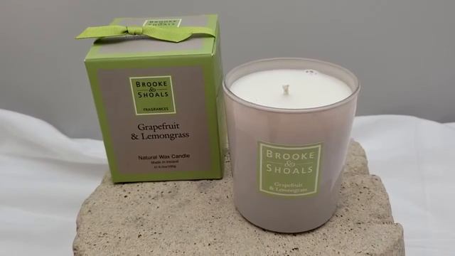 Brooke and Shoals Grapefruit and Lemongrass Scented Candle смотреть онлайн