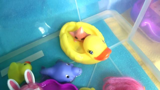 Enchantimals куклы на отдыхе. Куда делся ЛИСЕНОК Флик???