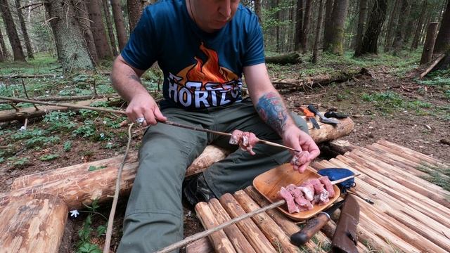 Одиночный поход в лес | Бушкрафт | Мясо на костре | ЗАГОТОВКА ЖЕРДЕЙ ДЛЯ БАЛАГАНА смотреть онлайн