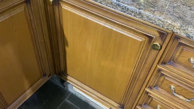 Кухонный гарнитур фасад массив ELT смотреть онлайн