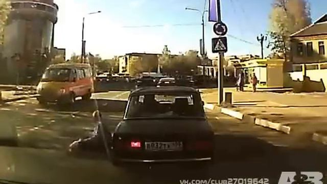 Невнимательный пешеход смотреть онлайн