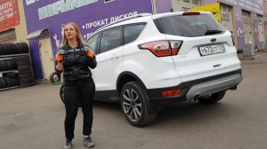 На Ford Kuga установили легковую шину Nexen N fera SU1 на нестандартный размер диска.