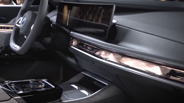 2023 BMW 7 Series / i7 | Overview, Exterior, Interior, Engines & Features смотреть онлайн