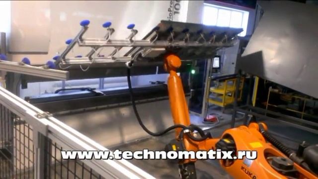 Роботизированный комплекс KUKA для гибки листового металла, совместная работа со станком смотреть онлайн