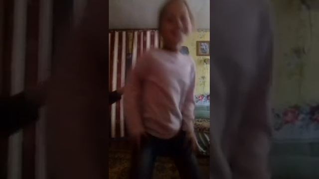 Бесимся с подругой делаем слоумо смотреть онлайн