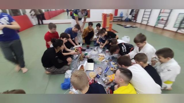 Предновогодние тренировки по Айкидо в детских группах 29 и 30 декабря 2021 г. смотреть онлайн