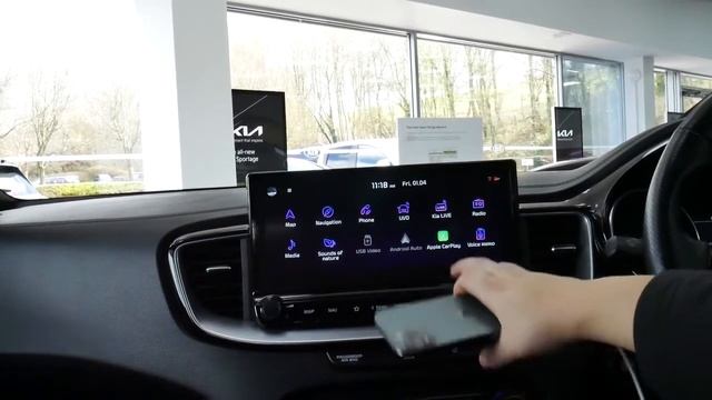How to Video - Apple Car Play & Android Auto Connection on a Kia смотреть онлайн