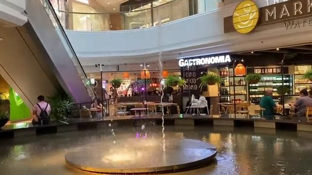 Raffles City смотреть онлайн