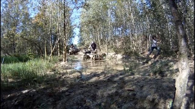 E6-Quadtreffen-und-Mudfest /3 CF Moto in Mud смотреть онлайн